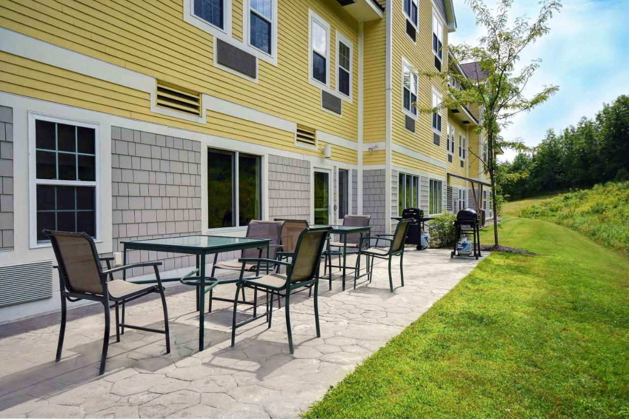 Comfort Inn & Suites Wilton Buitenkant foto