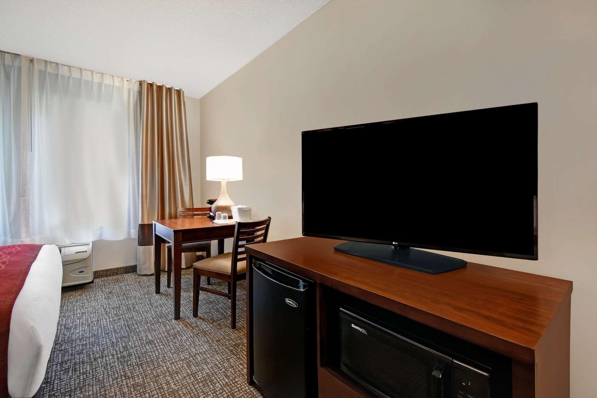 Comfort Inn & Suites Wilton Buitenkant foto