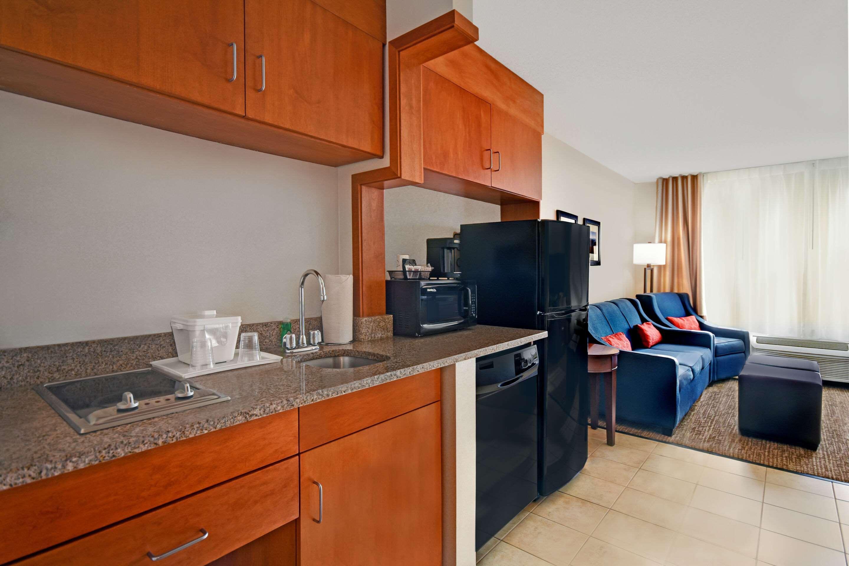 Comfort Inn & Suites Wilton Buitenkant foto