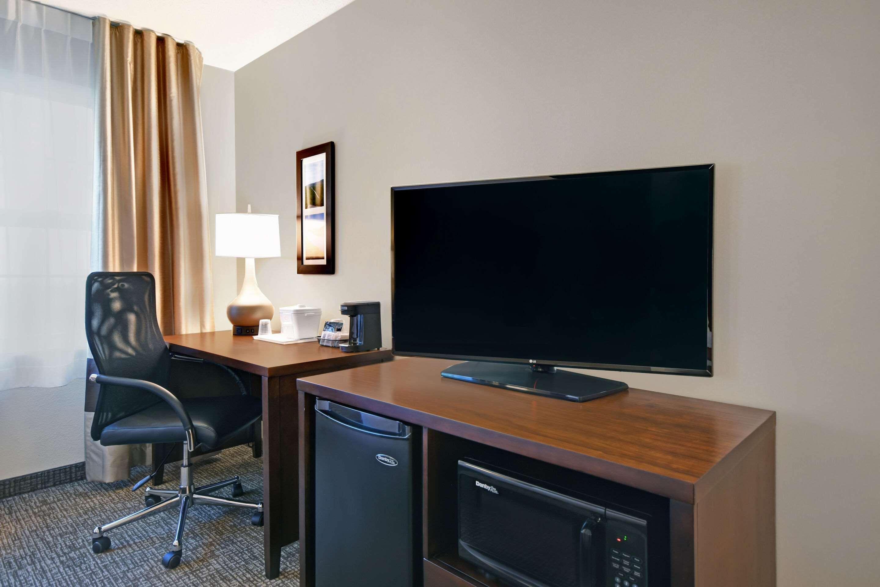 Comfort Inn & Suites Wilton Buitenkant foto