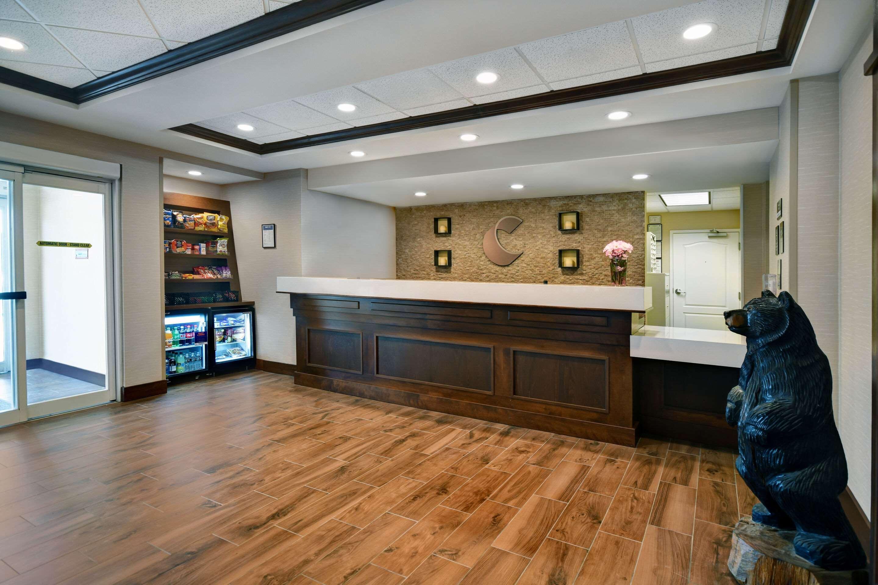 Comfort Inn & Suites Wilton Buitenkant foto