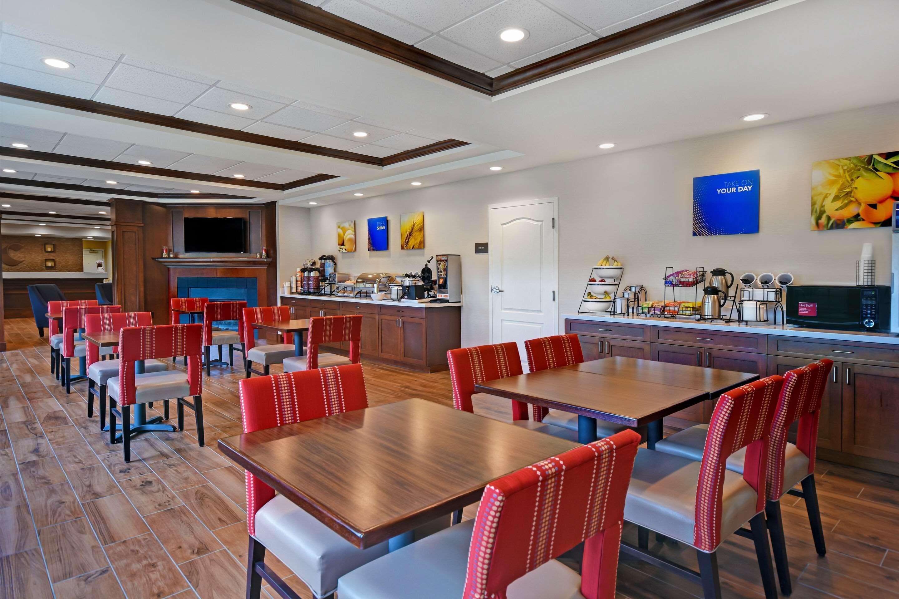 Comfort Inn & Suites Wilton Buitenkant foto