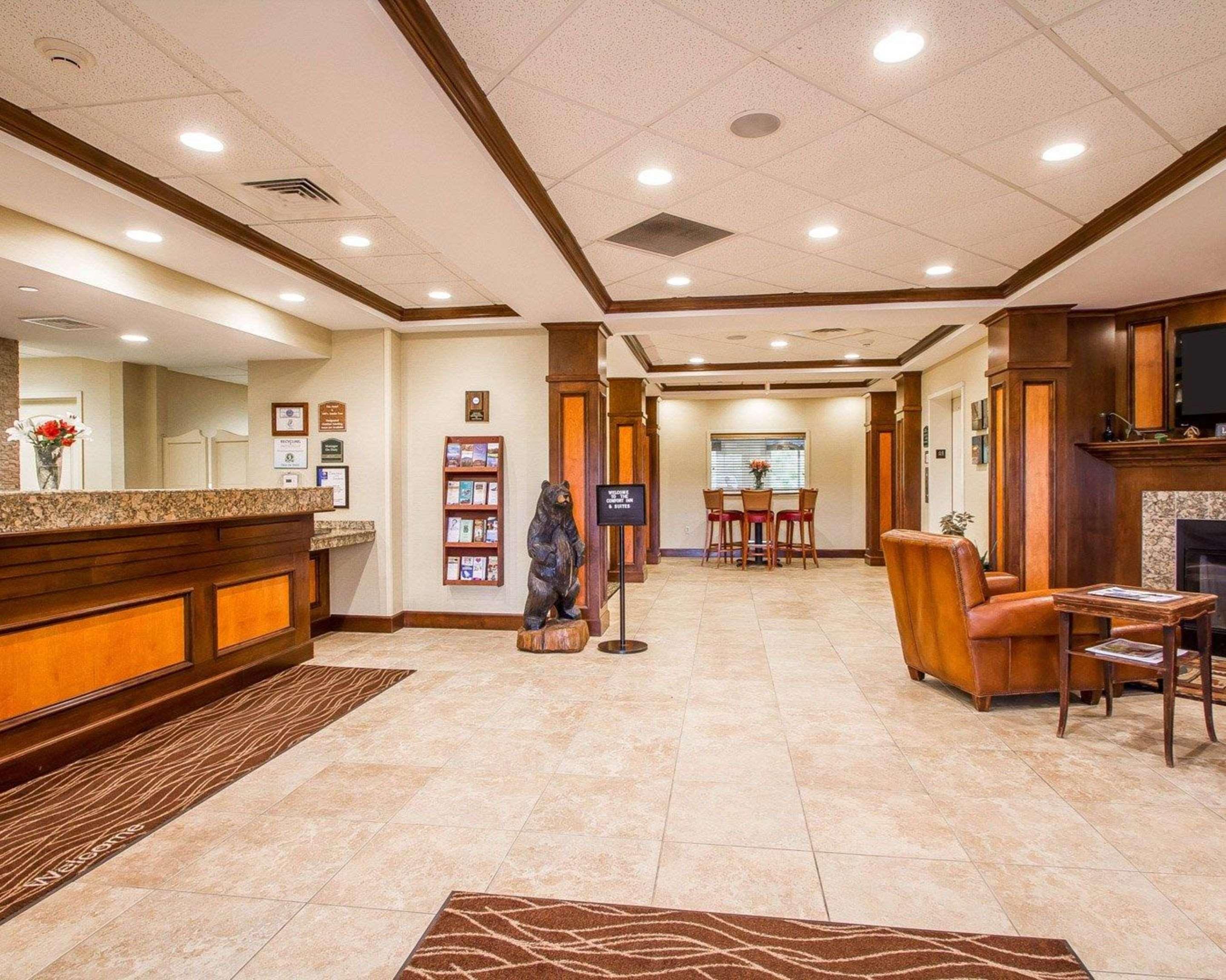 Comfort Inn & Suites Wilton Buitenkant foto