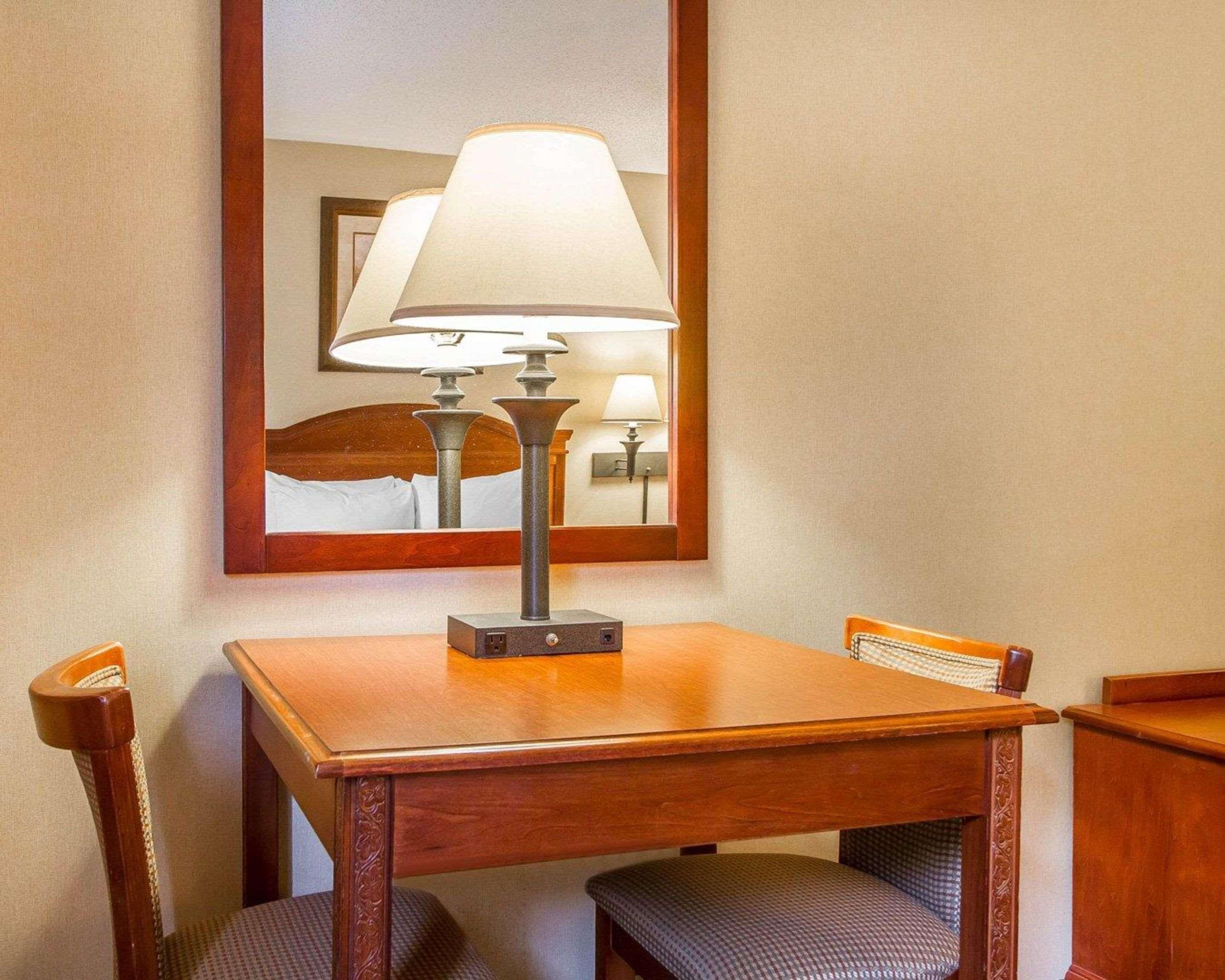 Comfort Inn & Suites Wilton Buitenkant foto