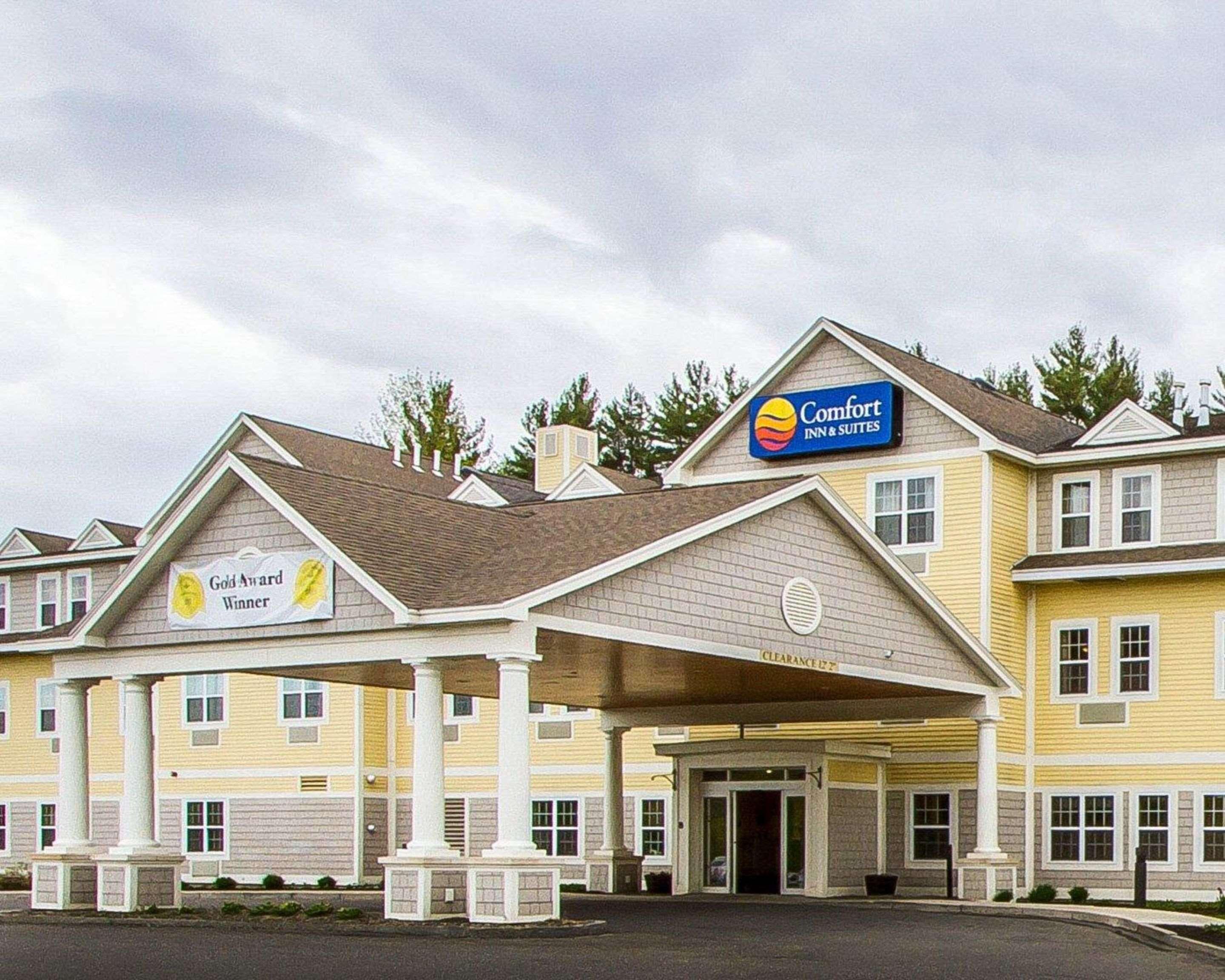 Comfort Inn & Suites Wilton Buitenkant foto