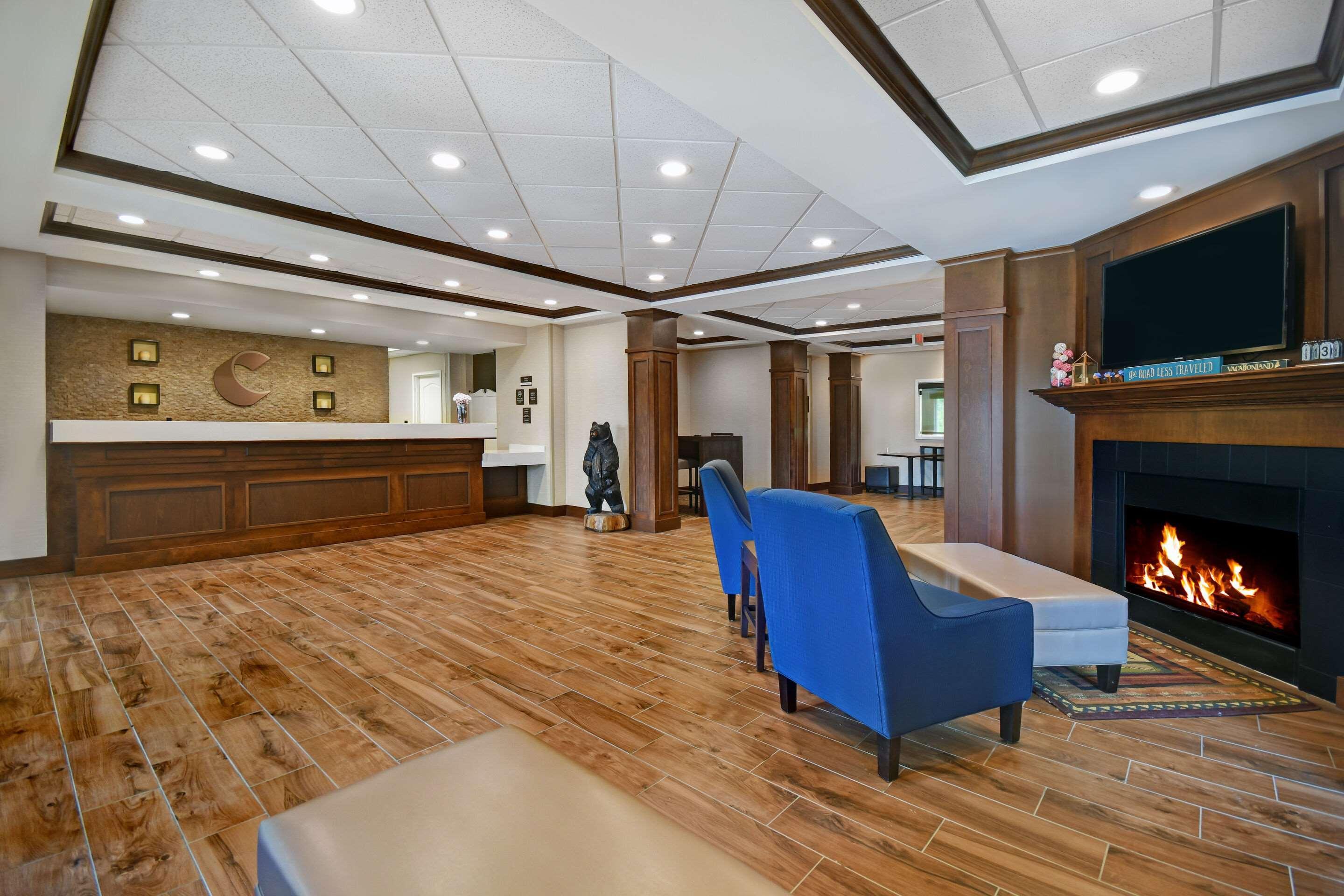 Comfort Inn & Suites Wilton Buitenkant foto