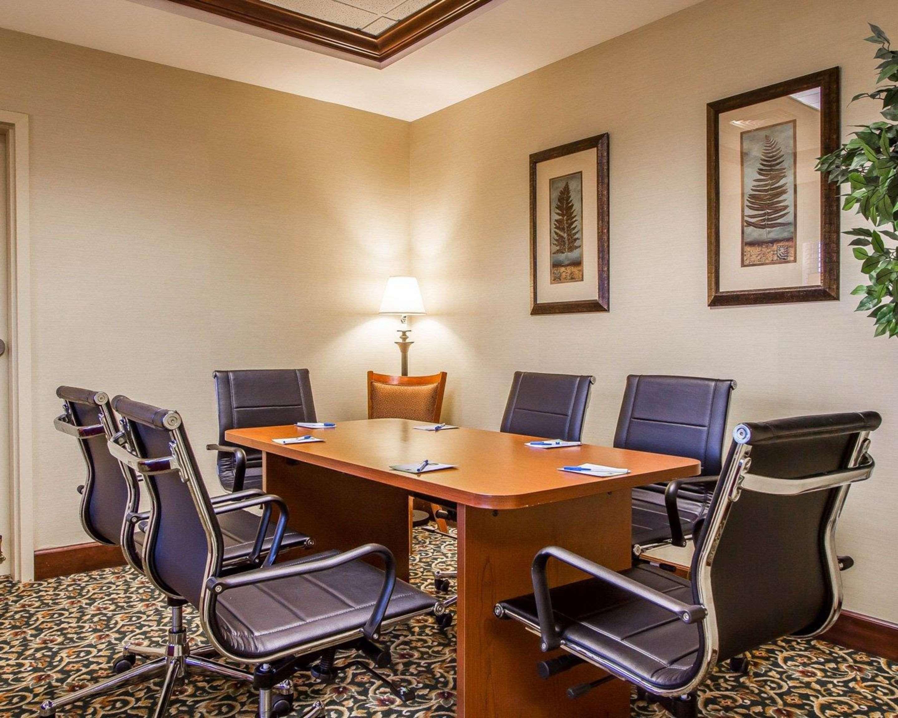 Comfort Inn & Suites Wilton Buitenkant foto