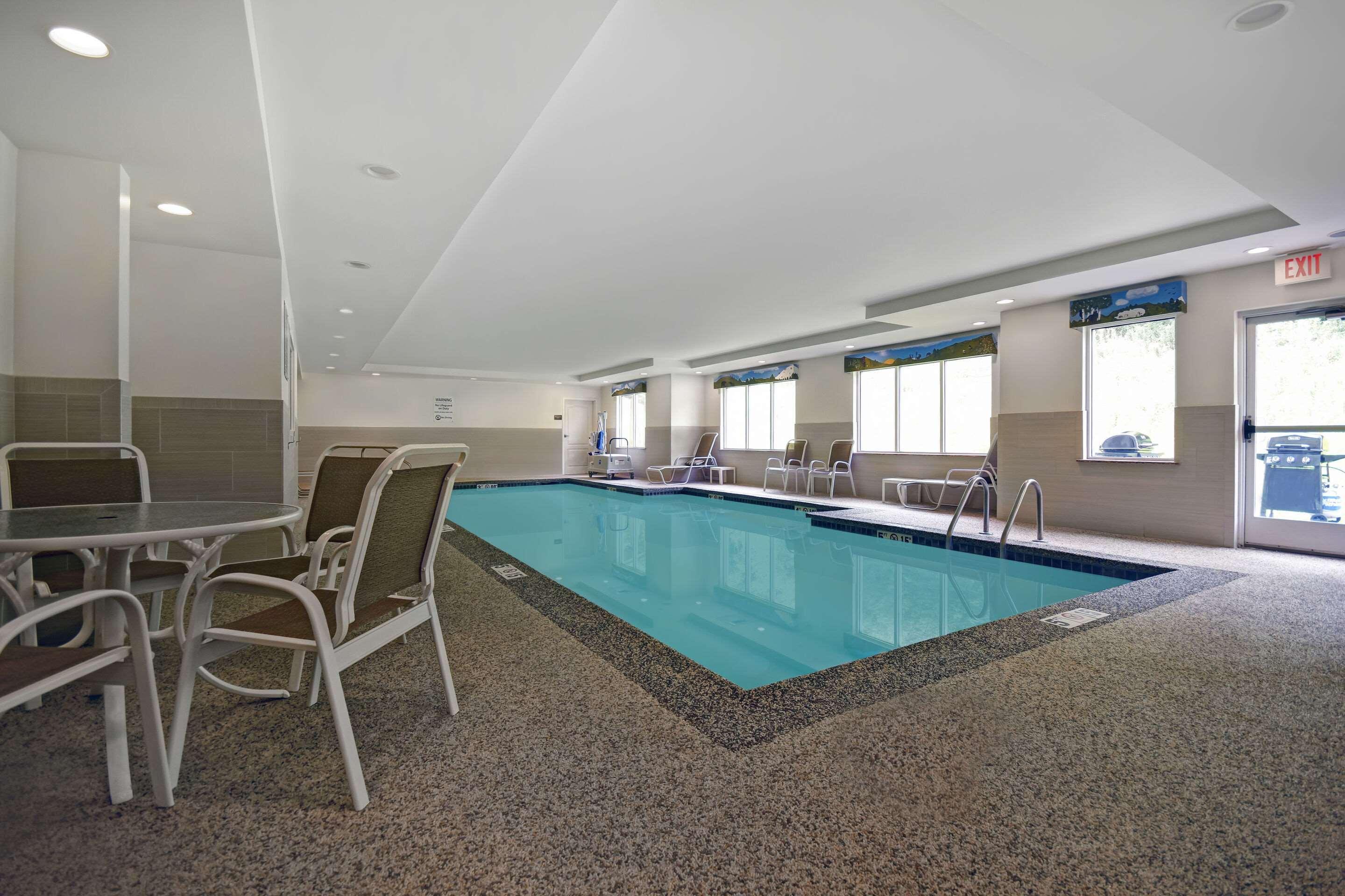 Comfort Inn & Suites Wilton Buitenkant foto