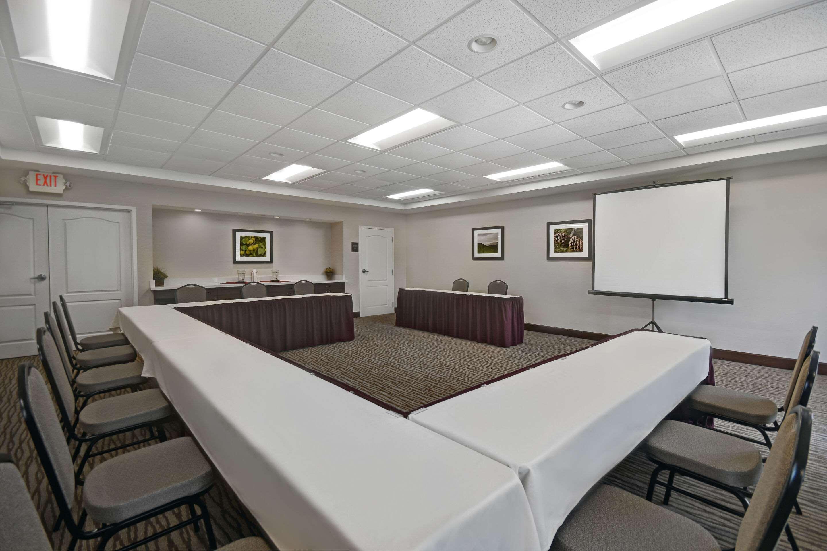 Comfort Inn & Suites Wilton Buitenkant foto