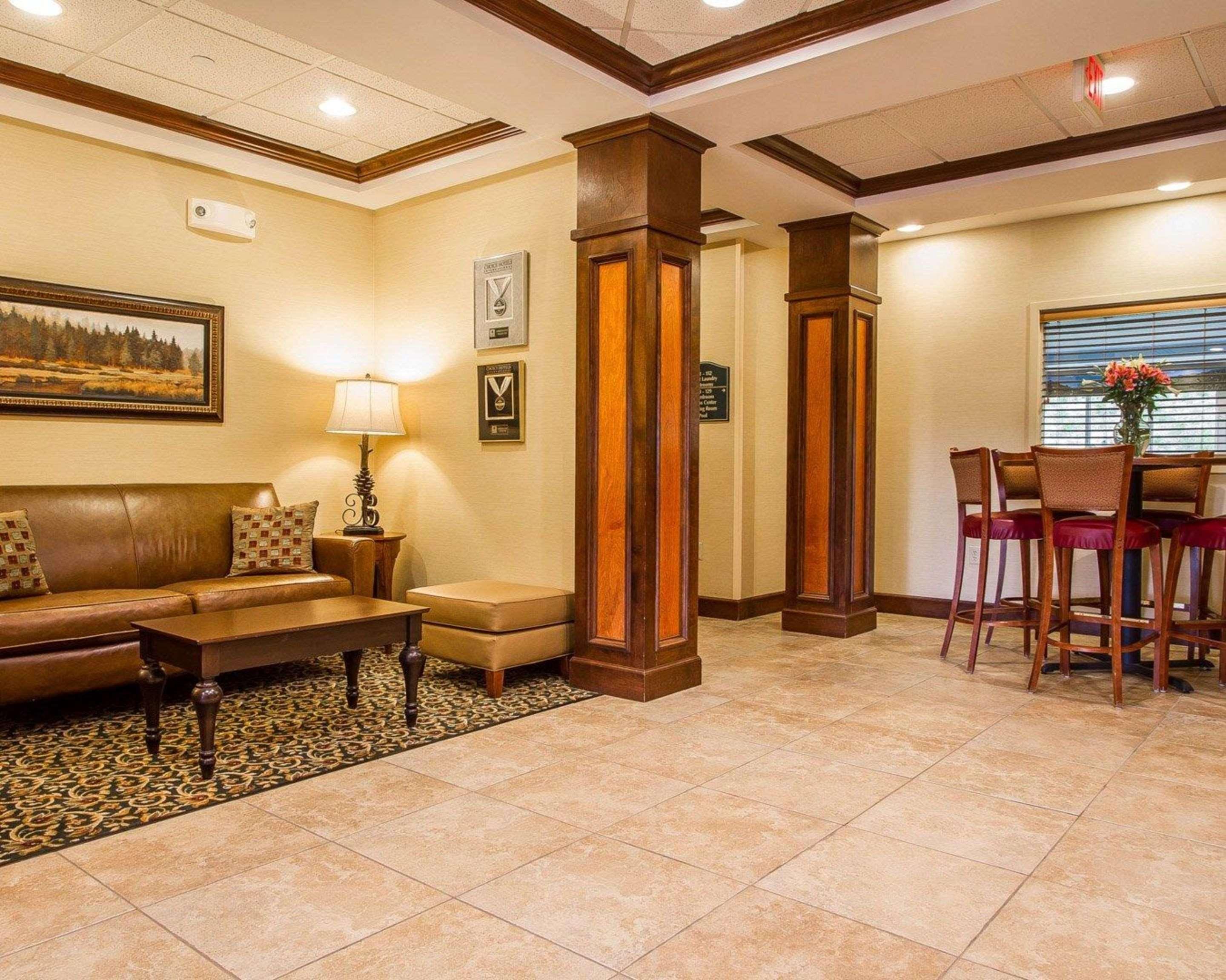 Comfort Inn & Suites Wilton Buitenkant foto