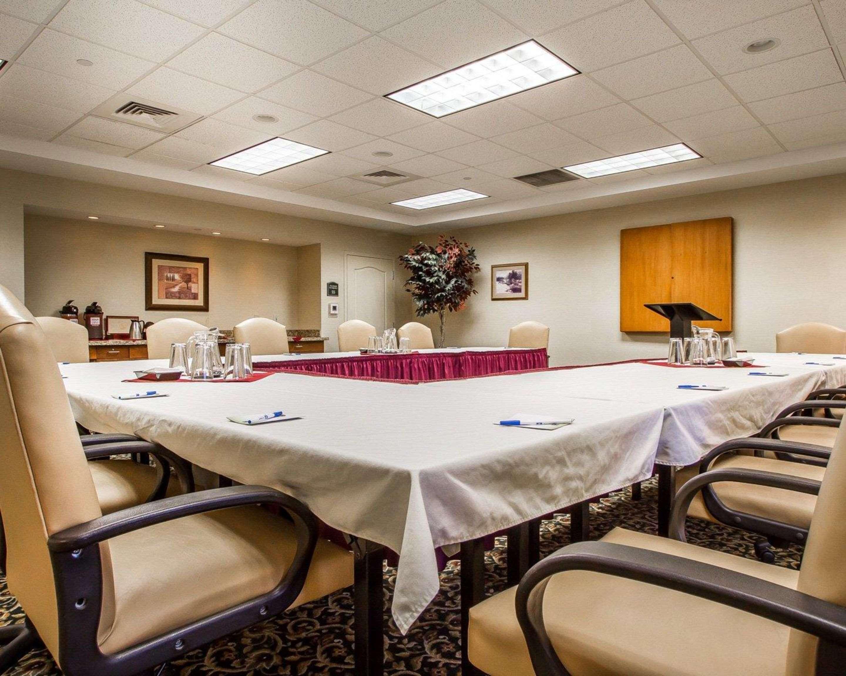 Comfort Inn & Suites Wilton Buitenkant foto