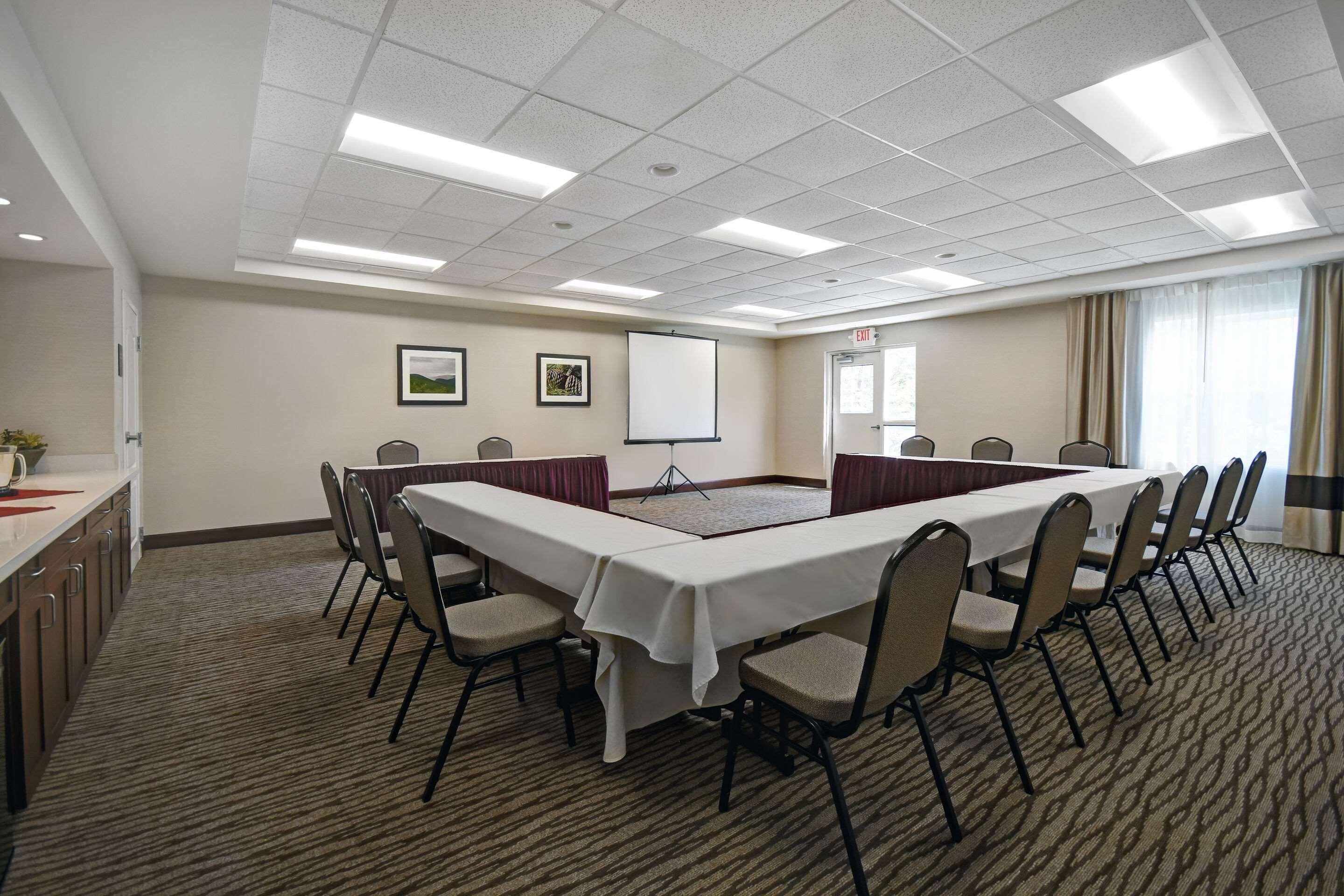 Comfort Inn & Suites Wilton Buitenkant foto