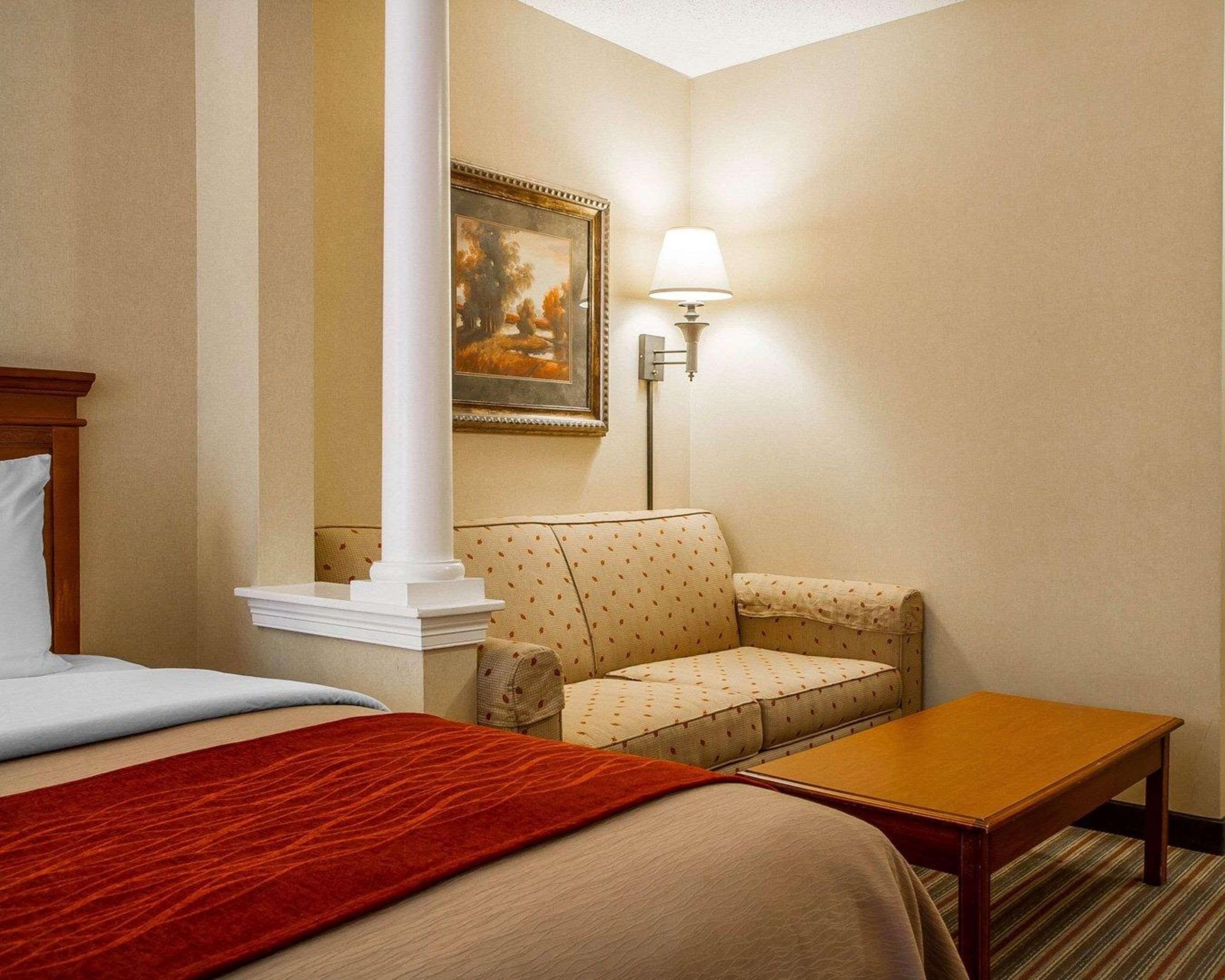 Comfort Inn & Suites Wilton Buitenkant foto