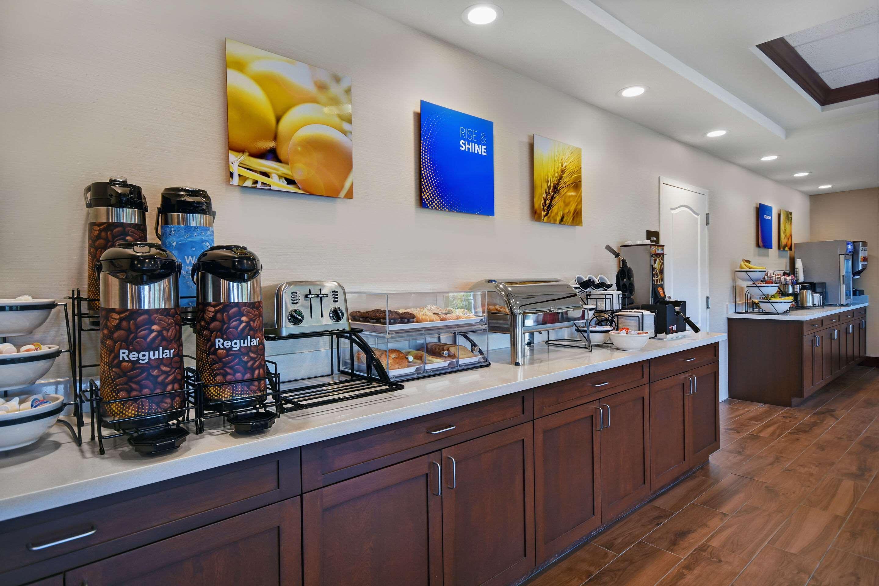 Comfort Inn & Suites Wilton Buitenkant foto