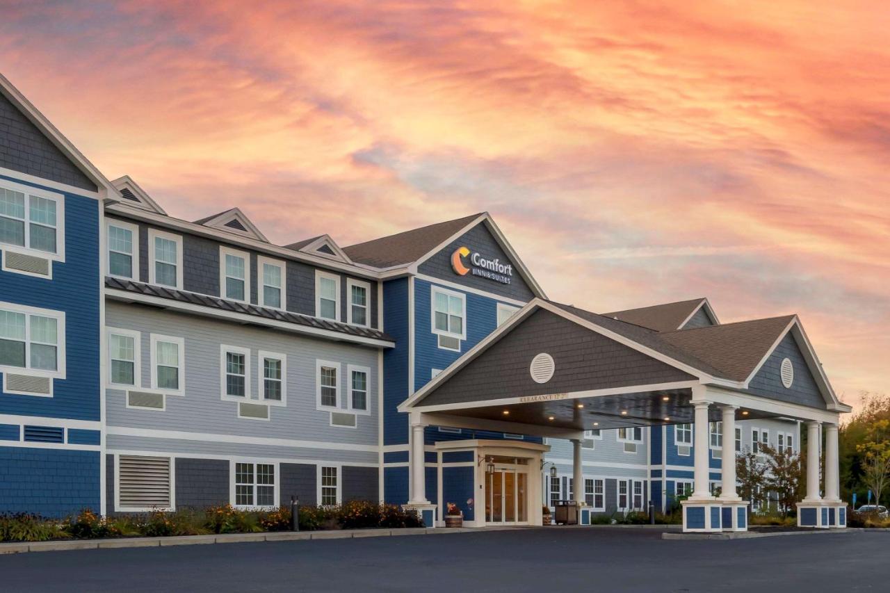 Comfort Inn & Suites Wilton Buitenkant foto