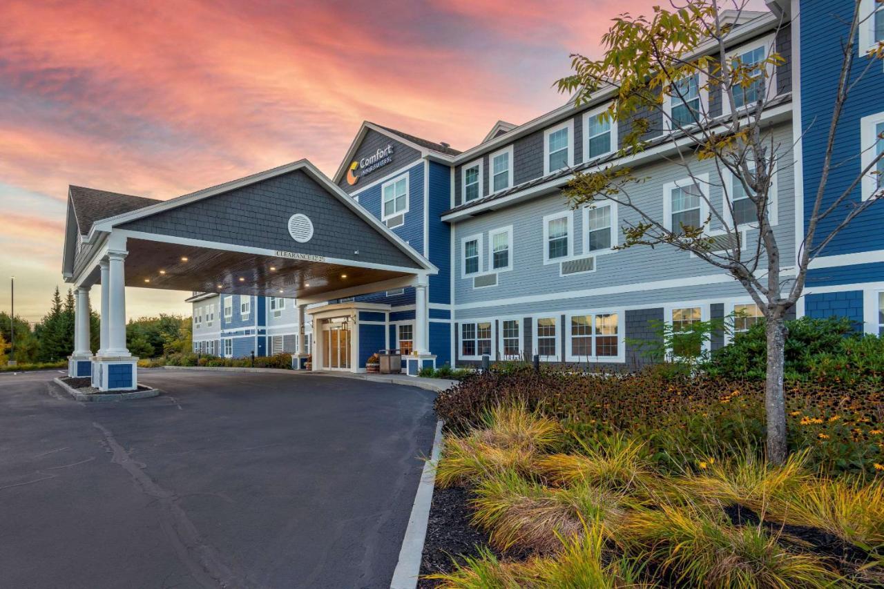 Comfort Inn & Suites Wilton Buitenkant foto